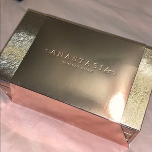 Anastasia Beverly Hills Palette Vault
